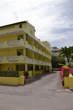 Meridian Inn Oistins Екстериор снимка